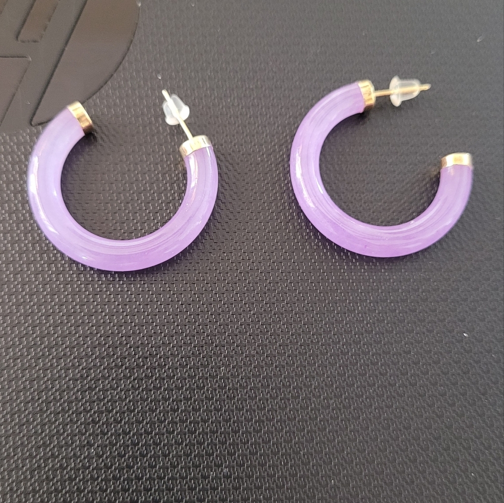 14kt Yellow Gold Lavener Jade Hoop Earrings
